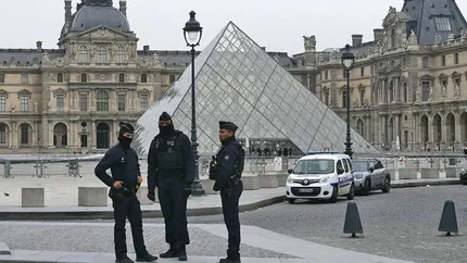 Jaf la Muzeul Luvru. Una dintre bijuteriile furate a fost găsită. Ce au descoperit anchetatorii