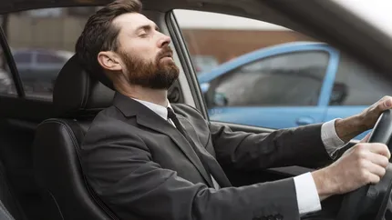 A pornit de jos ca frizer și șofer de taxi, iar acum conduce afaceri de succes. Face 2 milioane de dolari pe an