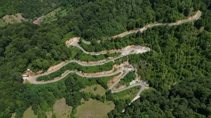 Transfăgărășan v2.0. România investește 90 de milioane de euro într-un drum spectaculos care va lega trei județe