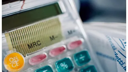 Datoria publică a României se apropie de 60% din PIB. FMI recomandă noi măsuri pentru corecția deficitului