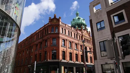 Țara din Europa în care se lucrează numai 31 de ore pe săptămână. Aproape 50.000 de români locuiesc aici