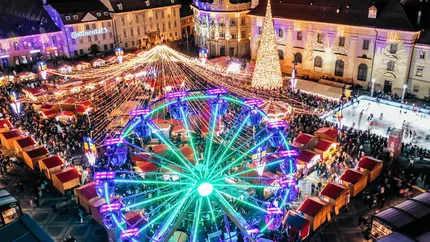 Preţuri de neatins la Târgul de Crăciun din Sibiu. Cât trebuie să plătească vizitatorii pentru un singur cartof prăjit