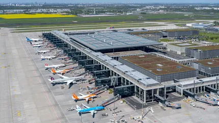 Zborurile au fost reluate pe aeroportul din Berlin, după suspendarea provocată de o alertă cu drone