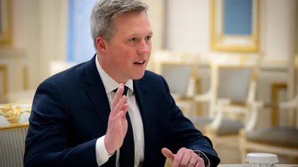 Secretarul Armatei SUA, exclus din negocierile privind Ucraina de către Pete Hegseth