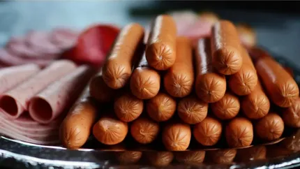 14 zile până la Crăciun ! Atenție la Mezelurile de tip Crenvurști cu până la 10 aditivi alimentari / E-uri și 18.55 grame de proteine pentru 100 grame de produs ! / Ce a descoperit InfoCons la alimentele din comerț