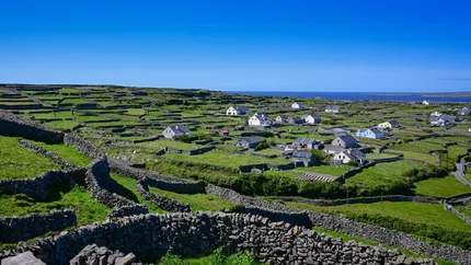 Poţi primi peste 80.000 de euro pentru a te muta pe una dintre insulele unei ţări din UE. Autorităţile vor să repopuleze zone intrate în declin demografic