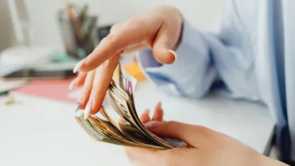 Ce salarii au românii din diaspora. Țările și domeniile unde încasează peste 3.000 de euro pe lună