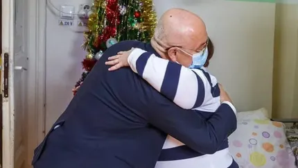 Obiceiul lui Emil Boc de peste 20 de ani: Crăciun alături de seniorii din Cluj