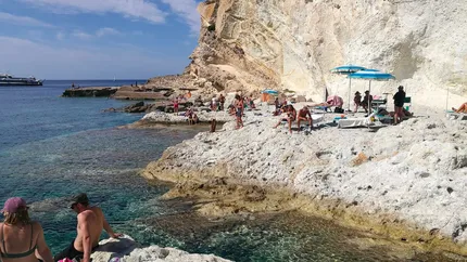 Descoperă Palmarola, insula sălbatică și nelocuită din Arhipelagul Pontin