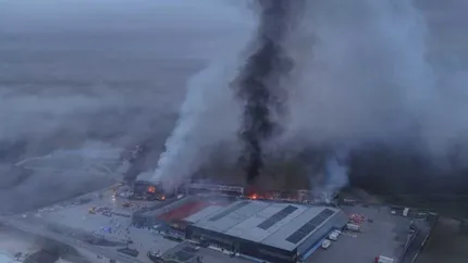 Explozie uriașă la o fabrică de biscuiți din Grecia. Cinci angajate date dispărute, opt rănite