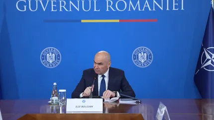 Bolojan vrea să oblige medicii să rămână în România. Specialiștii avertizează asupra riscurilor