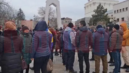Protest al angajaților combinatului siderurgic de la Galați: peste 100 de persoane nemulțumite că nu și-au primit salariile din octombrie