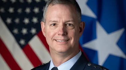 NATO anunţă retragerea completă a misiunii din Irak şi relocarea acesteia în Europa