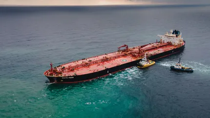 Constanța: Un remorcher cu cinci persoane la bord s-a scufundat în Portul Midia