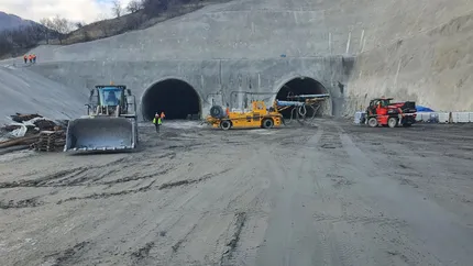 Transporturi: Revizuirea acordului de mediu pentru Autostrada Sibiu–Pitești, prioritatea anului. Primul tunel ar putea fi deschis în august