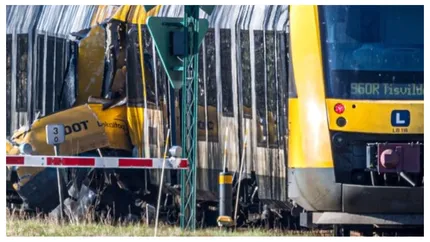 Două trenuri s-au ciocnit în Danemarca, la nord de Copenhaga. Intervenție masivă a echipajelor de urgență