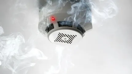 Detectoarele de incendiu devin obligatorii în toate blocurile noi din România. Controale mai stricte și sancțiuni dure