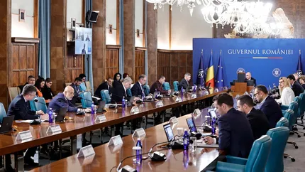 Guvernul urmează să aprobe vineri, într-o ședință extraordinară, reducerea temporară a accizei la motorină, potrivit agendei oficiale a Executivului, într-un context de presiuni crescute asupra prețurilor la energie.