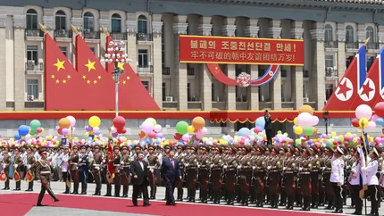 China și Coreea de Nord își consolidează alianța: Xi Jinping, primit cu un fast deosebit la Phenian