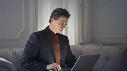 Majoritatea oamenilor ar da orice pentru un job remote, dar munca de acasă poate afecta sănătatea mintală