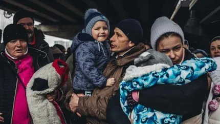 ONU avertizează: 2,4 milioane de refugiați vor avea nevoie de relocare în 2027, dar tot mai puține state acceptă să îi primească
