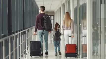 Parlamentul European votează noi drepturi pentru pasagerii aerieni. Trolerul de cabină va fi inclus în prețul biletului