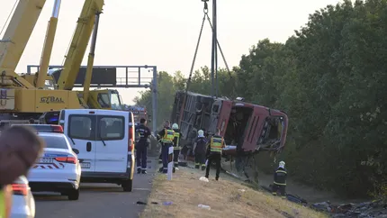 Polonia trimite un avion la Budapesta, după accidentul de autocar soldat cu moartea a 12 turiști polonezi