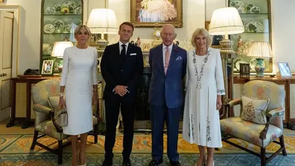 Emmanuel Macron alături de Regele Charles la o vizionare privată a celebrei Tapiserii Bayeux