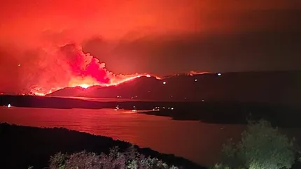 Incendiul de pe insula Brac din Croația s-a soldat cu aproape 700 de evacuări forțate