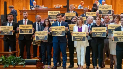 Protest AUR în Parlament după audierea lui Călin Georgescu la DIICOT: „Opriți poliția politică!”