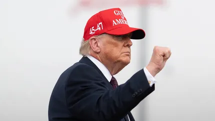 Donald Trump, întrerupt de protestatari, în timpul discursului în fața alegătorilor din Texas