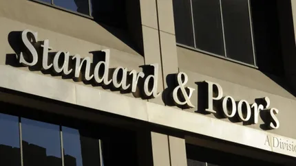 România așteaptă verdictul S&P privind ratingul de tară. Pericolul retrogradării în categoria „junk”