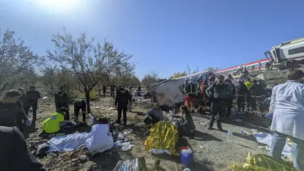 Accident feroviar în Spania: cel puțin 30 de morți după ce un tren Renfe AVE a lovit din spate un tren Iryo oprit în apropiere de Toledo