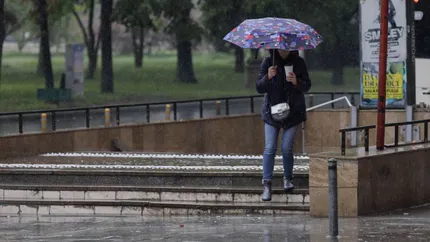 Vremea rece se menține în România până vineri. Cod galben de vânt în mai multe județe și ninsori la munte