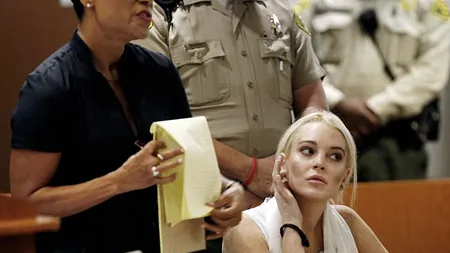 Lindsay Lohan, încătuşată: Tribunalul i-a revocat eliberarea condiţionată