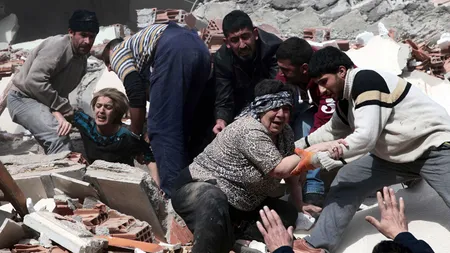 Supravieţuitorii cutremurului din Turcia au atacat camioanele cu ajutoare