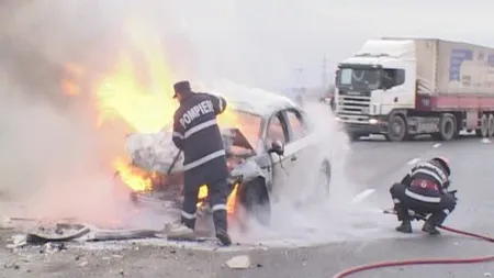 Trafic oprit pe DN1 în judeţul Braşov. O maşină a luat foc VIDEO