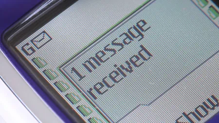 Pakistan: Companiile de telefonie amână interzicerea cuvintelor obscene în SMS-uri