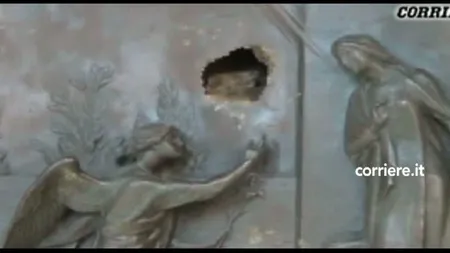 Un român a vandalizat Basilica Santa Maria Magiorre din Roma VIDEO