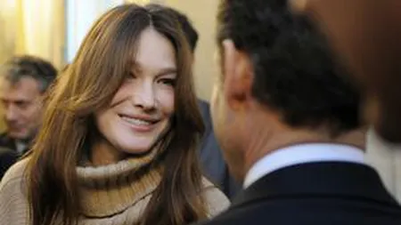 Critici dure la adresa Carlei Bruni pentru că îşi petrece vacanţa în Maroc