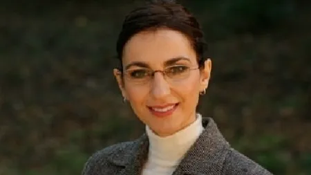 LICITEAZĂ pentru două schiţe donate de Carmen Moldovan!
