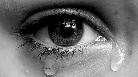 Caz inedit în Martea Britanie: O femeie este alergică la propriile lacrimi FOTO