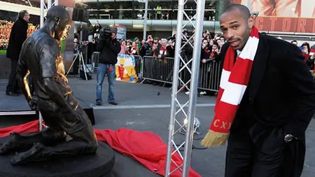 Thierry Henry a izbucnit în lacrimi la dezvelirea propriei statui realizată de Arsenal VIDEO