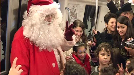 Micuţii din Capitală au făcut o plimbare cu metroul până la staţia lui Moş Crăciun VIDEO