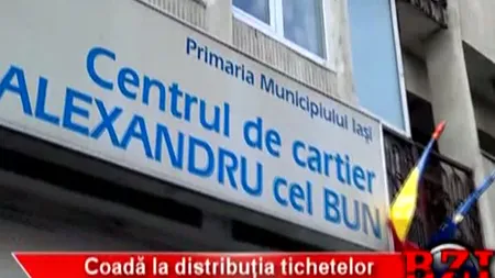 Ieşenii stau la coadă pentru tichetele sociale pentru Sărbători