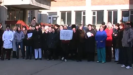 Medici disperaţi de Crăciun. Protest la Spitalul din Nehoiu, judeţul Buzău VIDEO