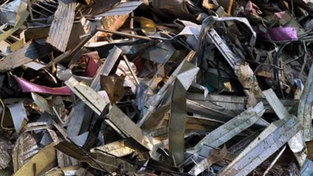 Două tinere din Calafat au furat 250 de kilograme de fier vechi de la uzina termică