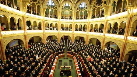 Noua Constituţie a Ungariei sperie comuniştii şi femeile