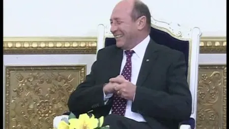 Băsescu face glume pe seama protestatarilor. Vrea să-i trimită la FMI VIDEO
