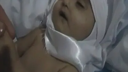 Cruzimea regimului Assad a atins apogeul: În Siria, şi bebeluşii sunt torturaţi VIDEO